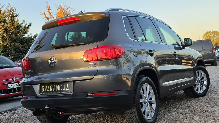 VOLKSWAGEN Tiguan -