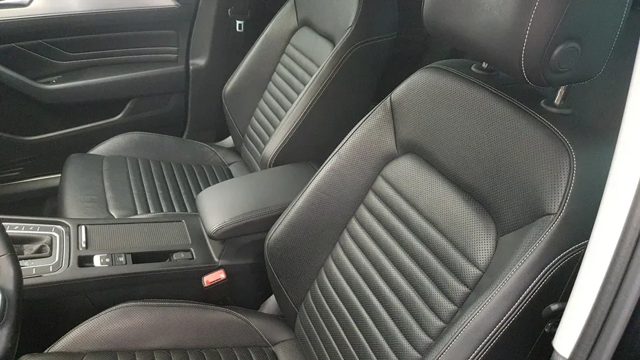 VOLKSWAGEN Passat -
