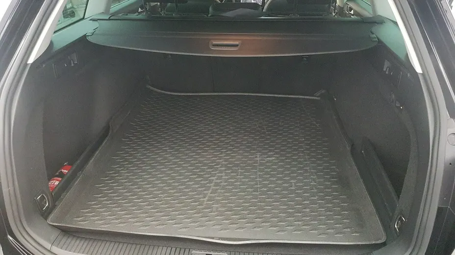 VOLKSWAGEN Passat -