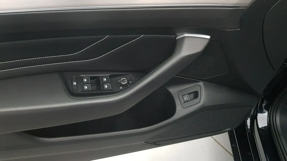 VOLKSWAGEN Passat -