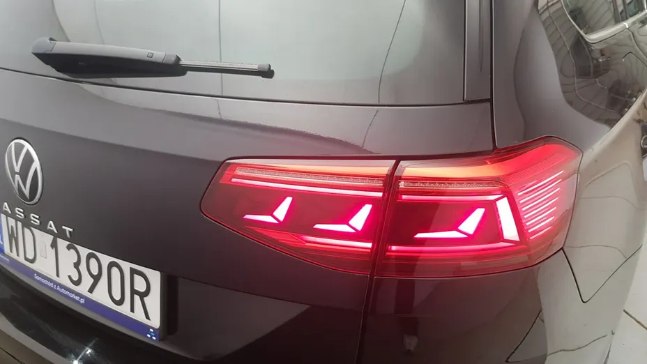 VOLKSWAGEN Passat -