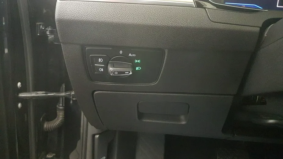 VOLKSWAGEN Passat -