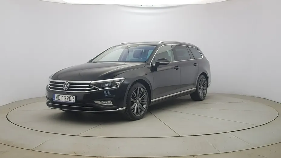 VOLKSWAGEN Passat -