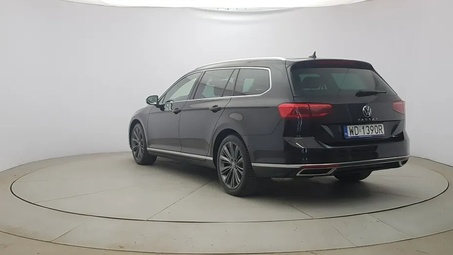 VOLKSWAGEN Passat -
