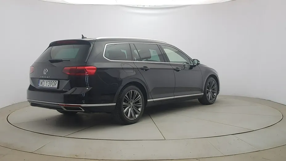 VOLKSWAGEN Passat -