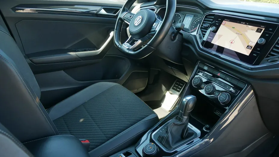 VOLKSWAGEN T-ROC -