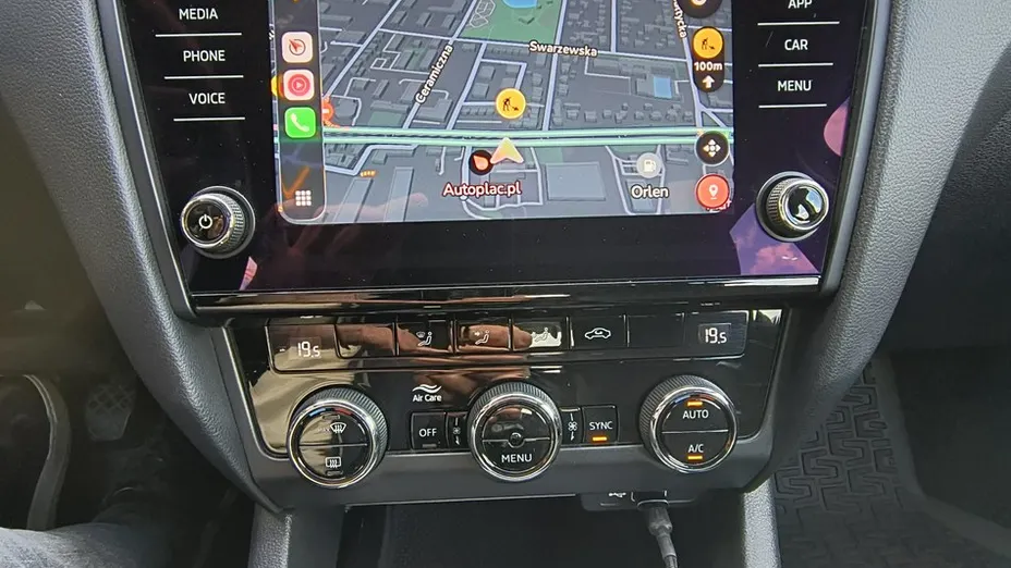 SKODA Octavia -