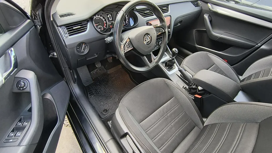 SKODA Octavia -
