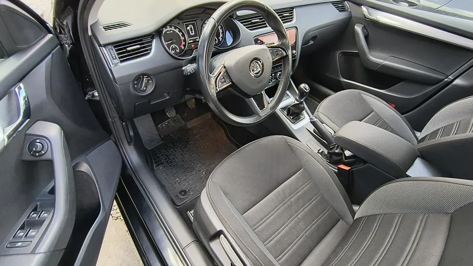 SKODA Octavia -