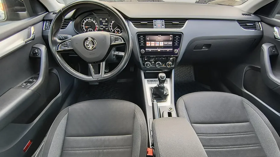 SKODA Octavia -