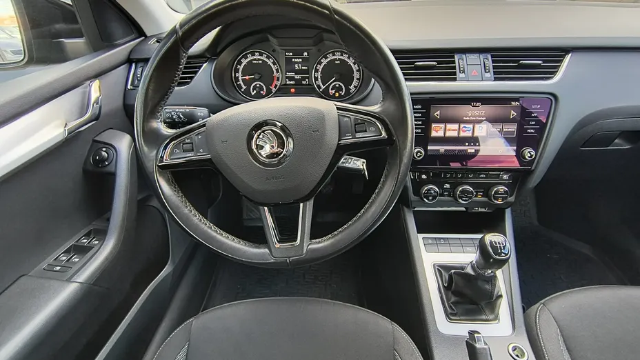 SKODA Octavia -
