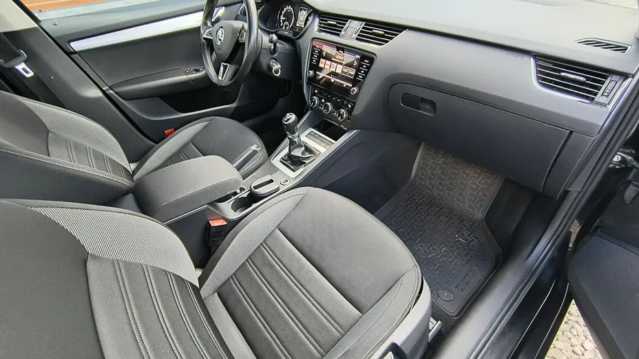 SKODA Octavia -