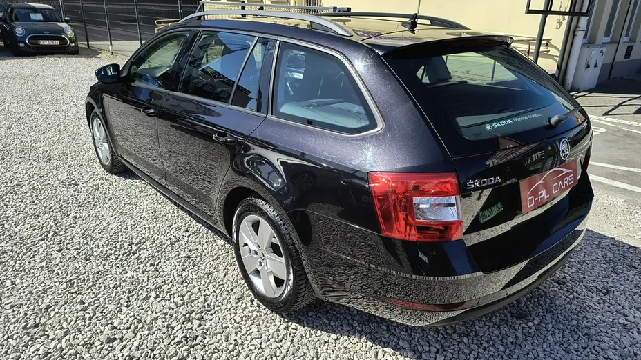 SKODA Octavia -