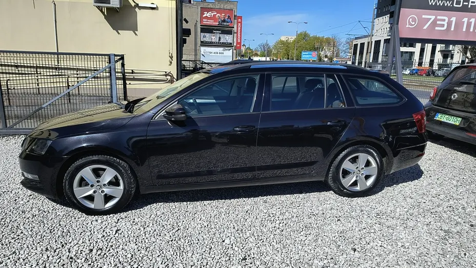 SKODA Octavia -