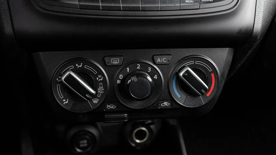 SUZUKI Swift -