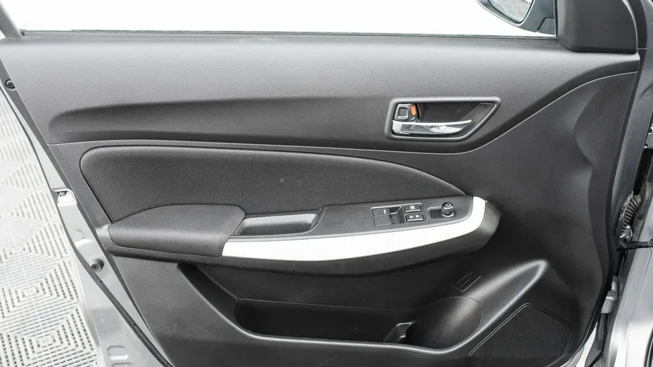 SUZUKI Swift -