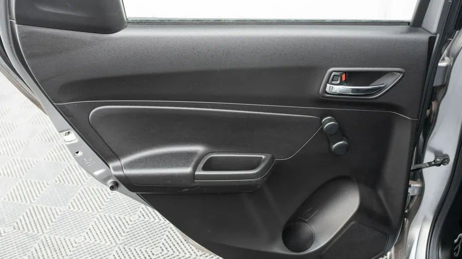 SUZUKI Swift -