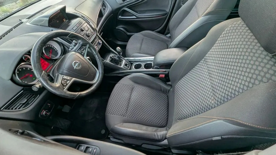 OPEL Zafira -