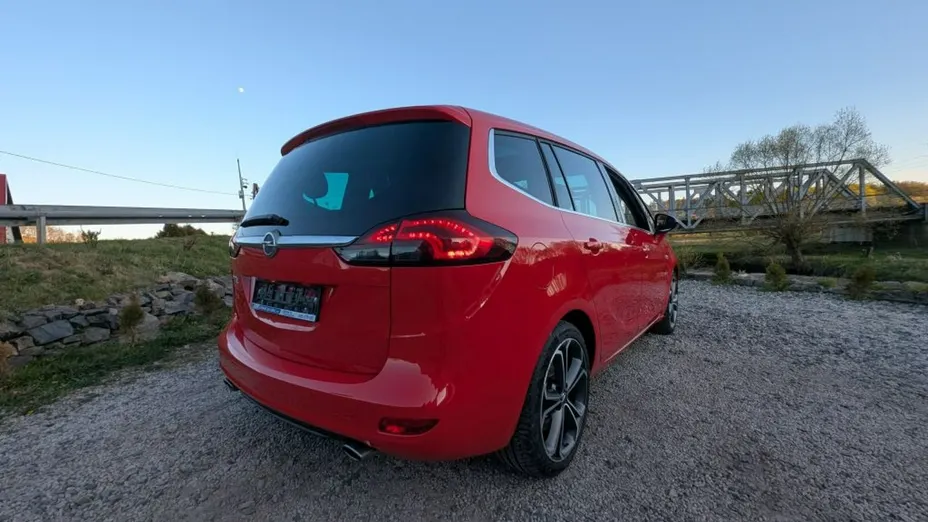 OPEL Zafira -