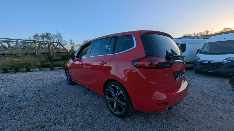 OPEL Zafira -