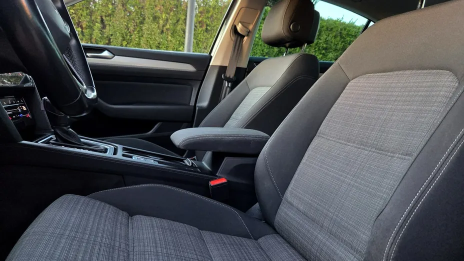 VOLKSWAGEN Passat -