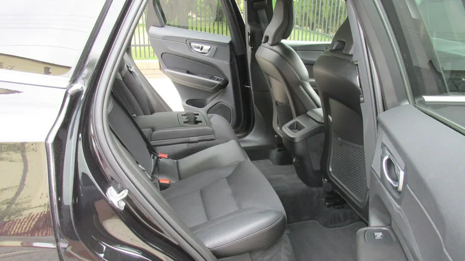 VOLVO XC60 -