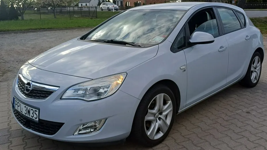 OPEL Astra -