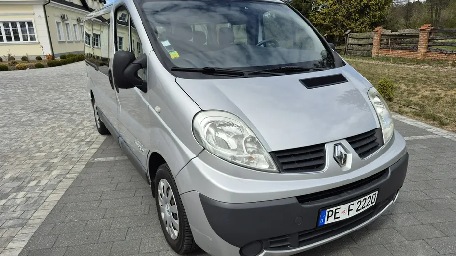 RENAULT Trafic -