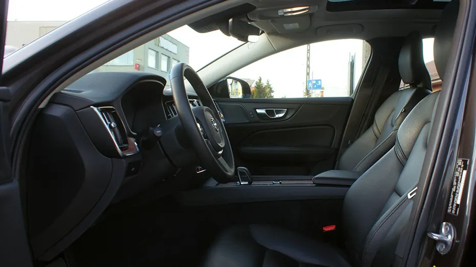 VOLVO S60 -