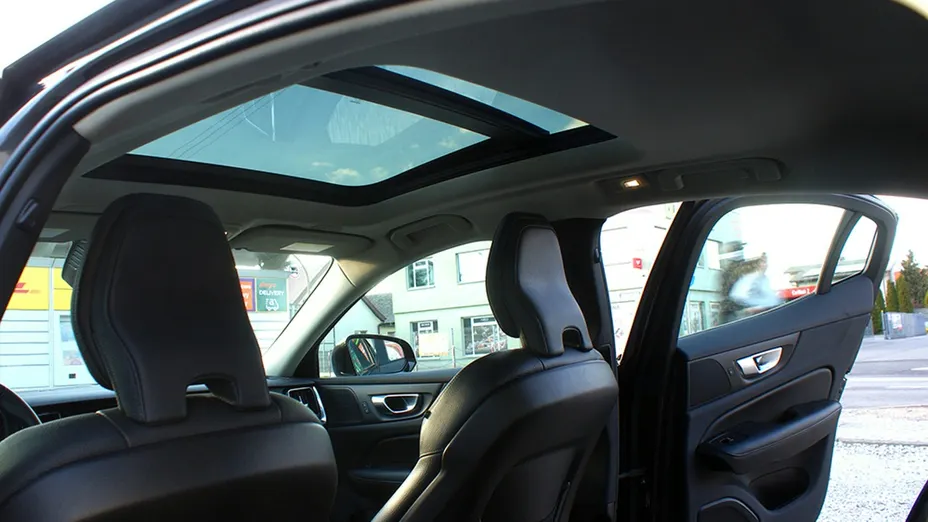 VOLVO S60 -