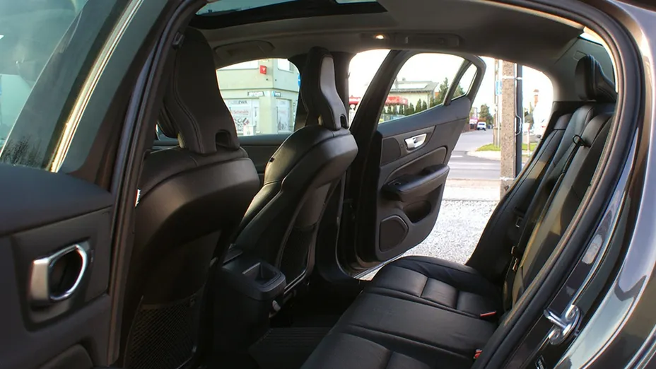 VOLVO S60 -
