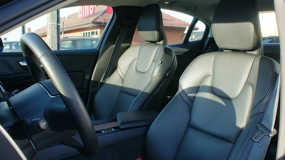 VOLVO S60 -