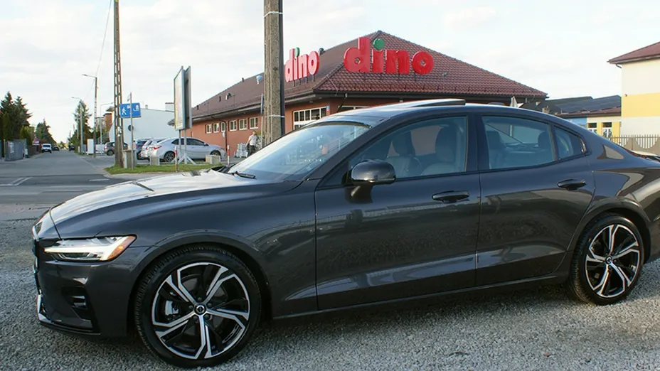 VOLVO S60 -