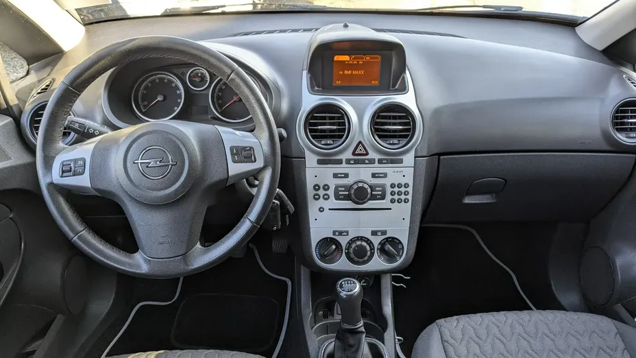 OPEL Corsa -