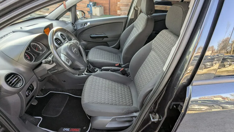 OPEL Corsa -