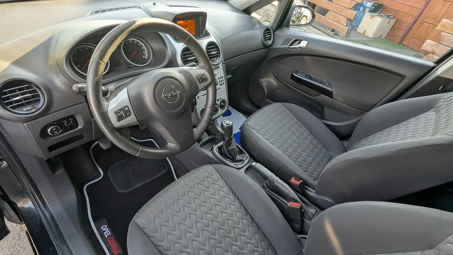 OPEL Corsa -