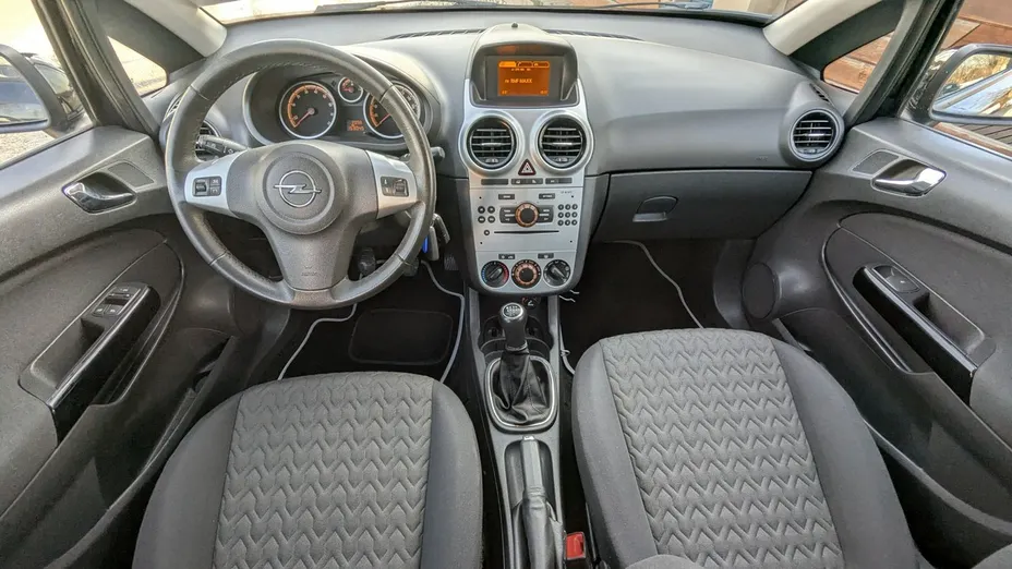 OPEL Corsa -