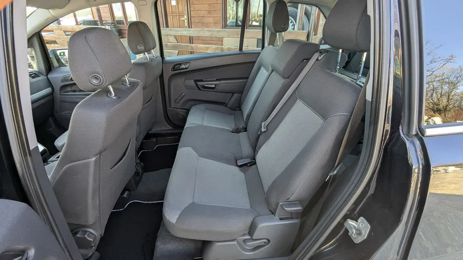 OPEL Zafira -