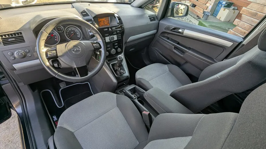 OPEL Zafira -