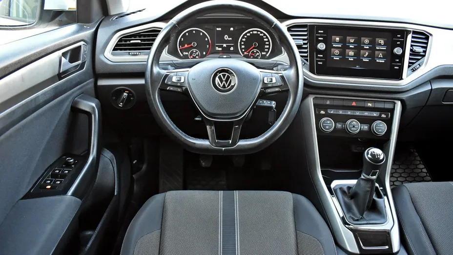 VOLKSWAGEN T-ROC -