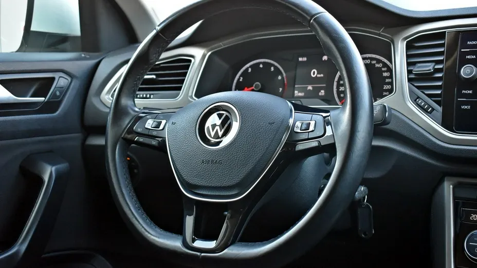 VOLKSWAGEN T-ROC -
