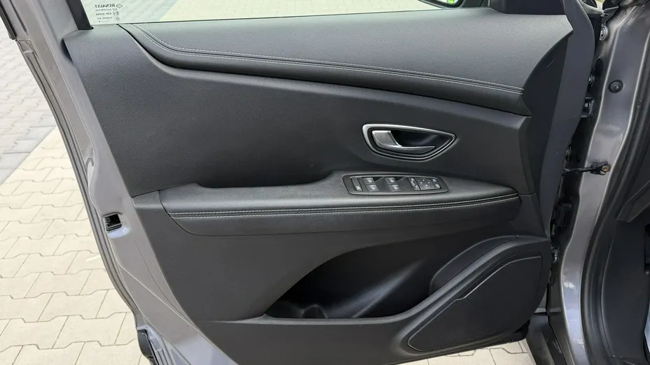 RENAULT Scenic -