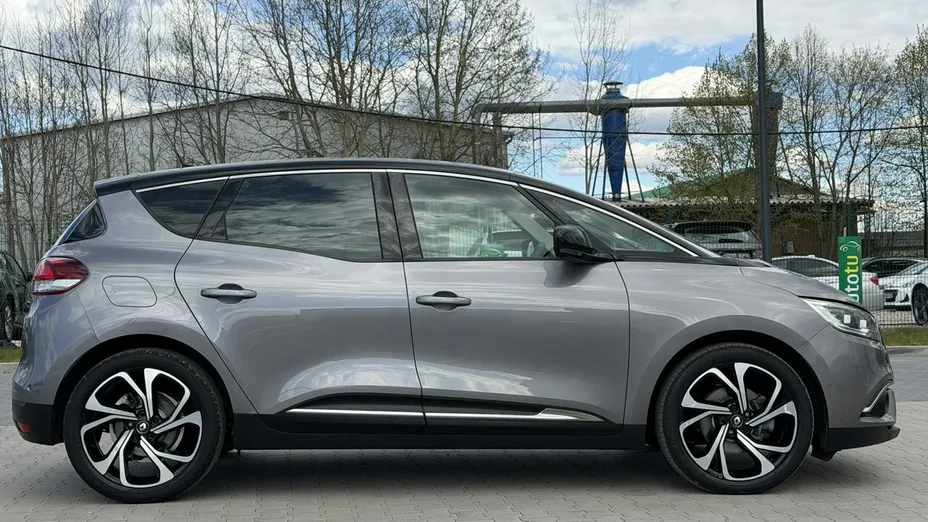 RENAULT Scenic -