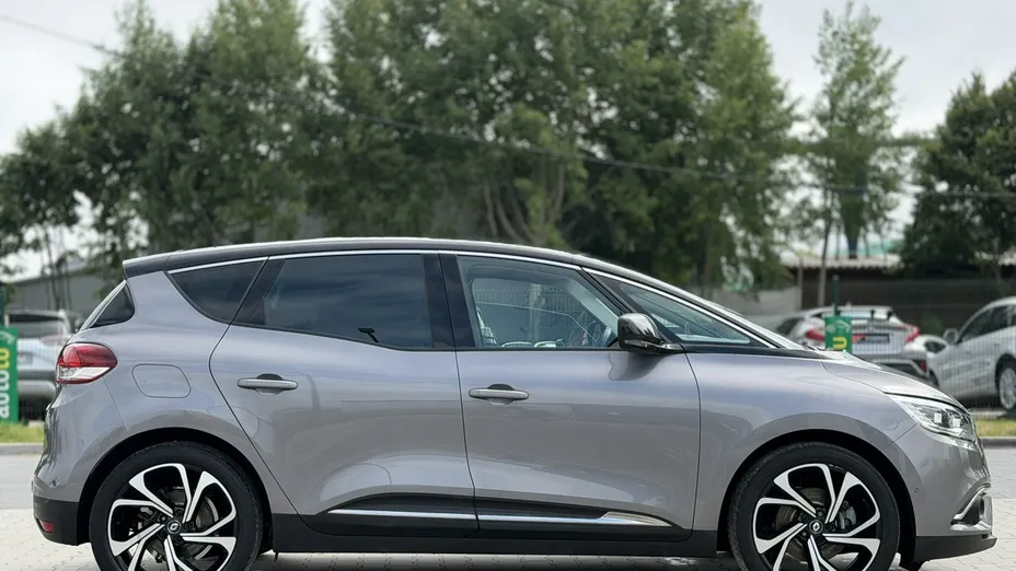 RENAULT Scenic -