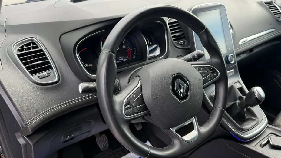 RENAULT Scenic -