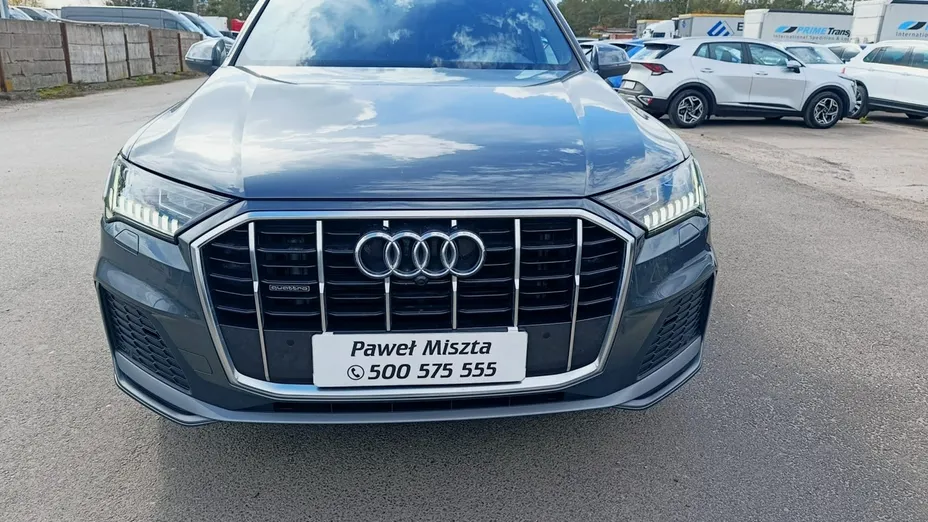 AUDI Q7 -