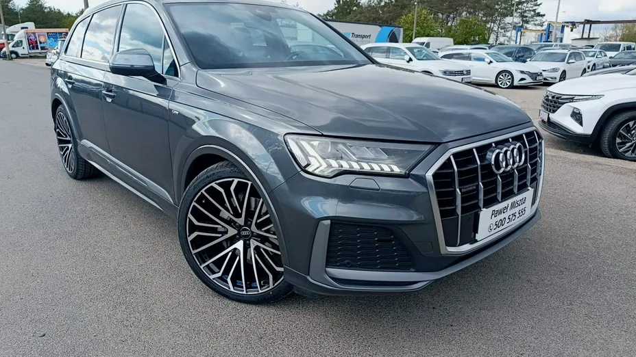AUDI Q7 -
