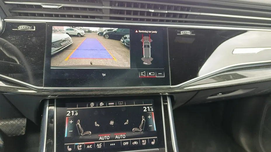 AUDI Q7 -