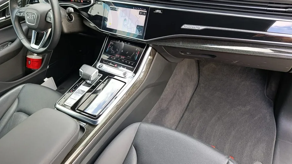AUDI Q7 -