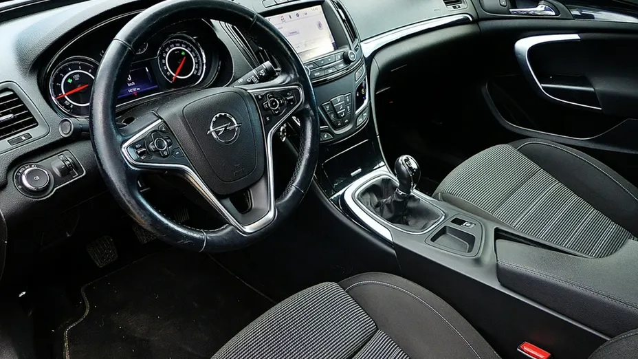 OPEL Insignia -
